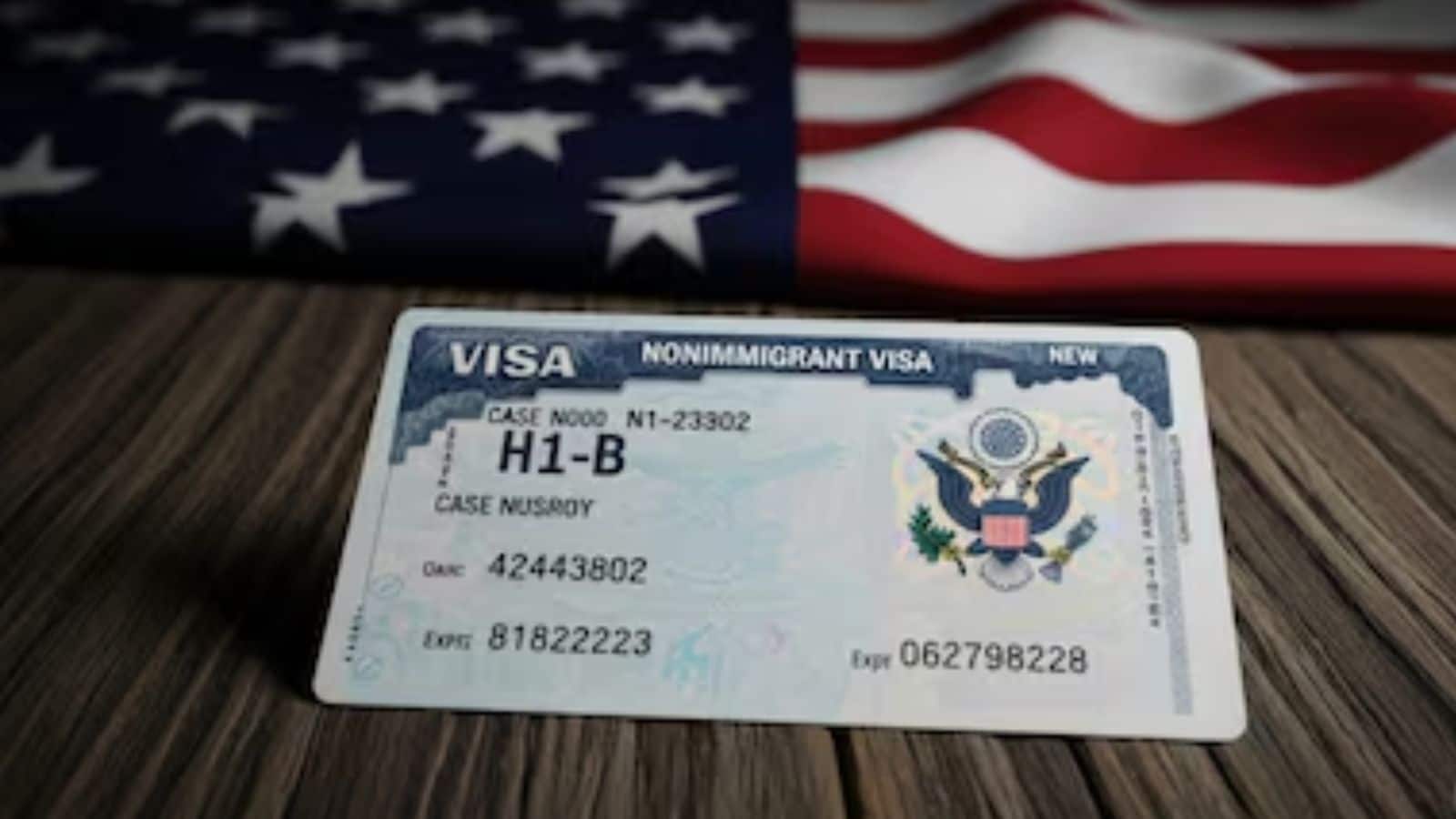 H-1B Visa Rule: अमेरिकी H-1B वीजा के लिए नहीं देंगे होंगे 8800000 रुपए! भारतीय प्रोफेशनल्स के लिए बड़ी खुशखबरी, जानिए किसे मिलेगी छूट? H-1B Visa Rule: अमेरिकी H-1B वीजा के लिए नहीं देंगे होंगे 8800000 रुपए! भारतीय प्रोफेशनल्स के लिए बड़ी खुशखबरी, जानिए किसे मिलेगी छूट?