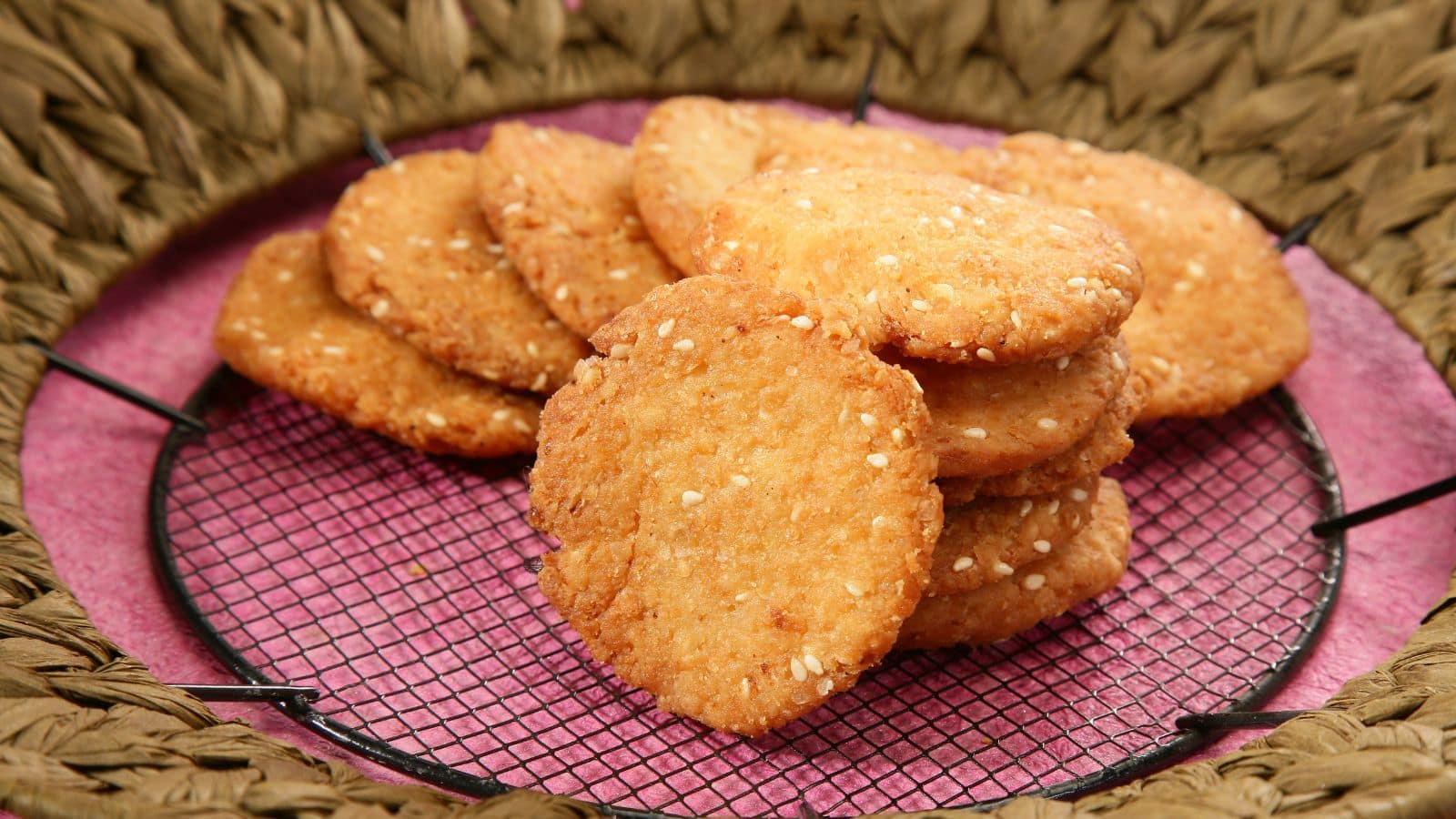 Healthy Diwali Recipe: दिवाली पर मीठा-नमकीन खाएं बिना सेहत बिगाड़े! ये 5 रेसिपीज जरूर ट्राय करें
