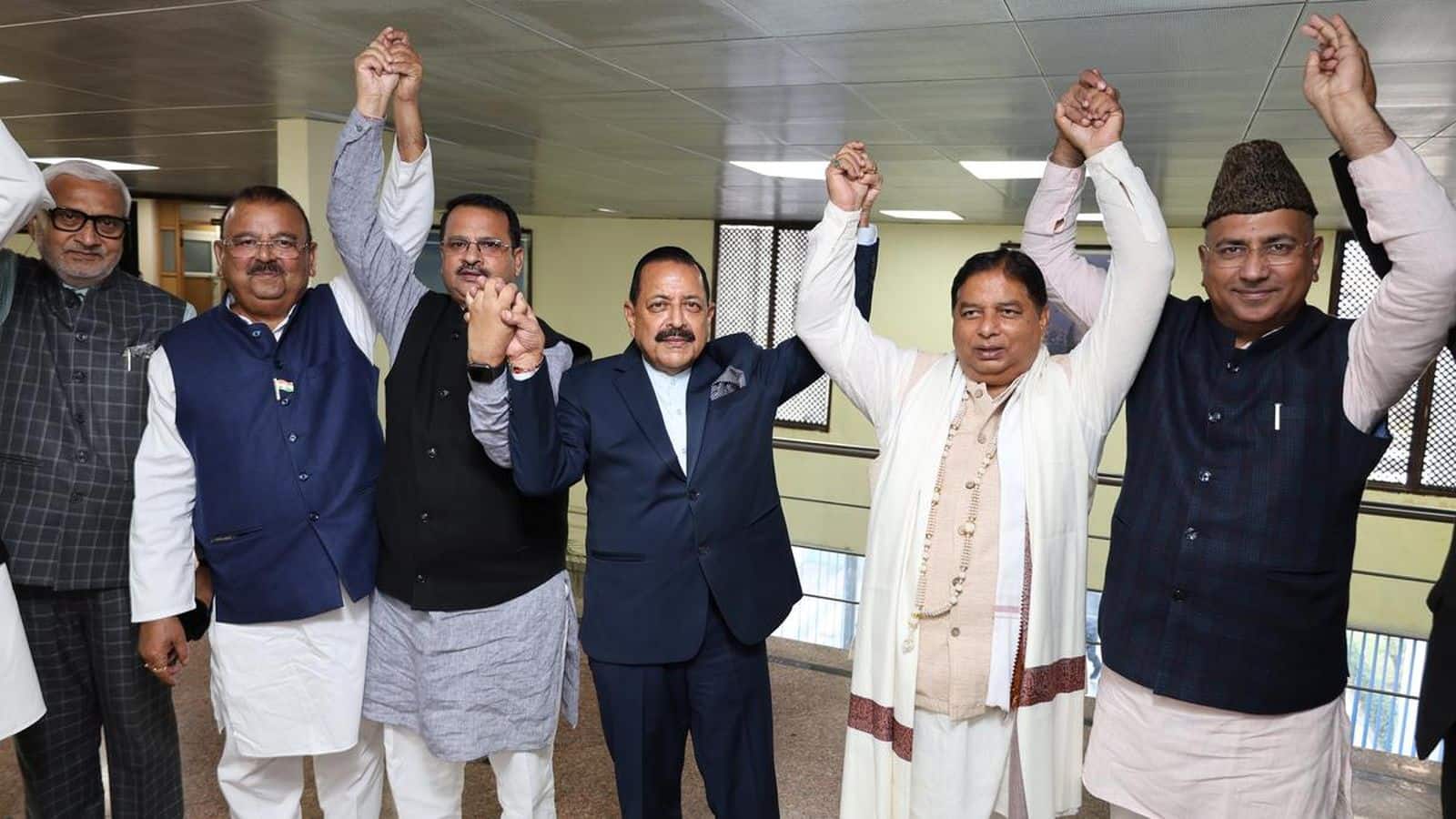 J&K Rajya Sabha Polls: राज्यसभा चुनाव के लिए BJP के तीन उम्मीदवारों ने दाखिल किए नामांकन, कांग्रेस-NC में घमासान!