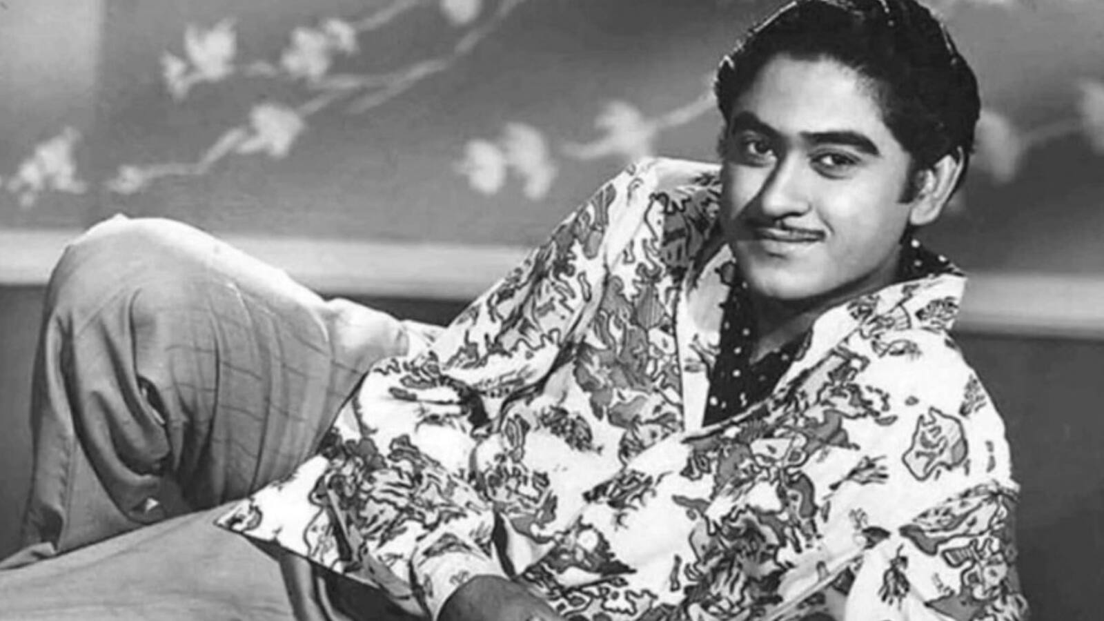 Kishore Kumar Death Anniversary: इस हसीना के प्यार में हिंदू से मुस्लाम बन गए थे किशोर कुमार, दर्दनाक तरीके से हुआ था रिश्ते का अंत Kishore Kumar Death Anniversary: इस हसीना के प्यार में हिंदू से मुस्लाम बन गए थे किशोर कुमार, दर्दनाक तरीके से हुआ था रिश्ते का अंत