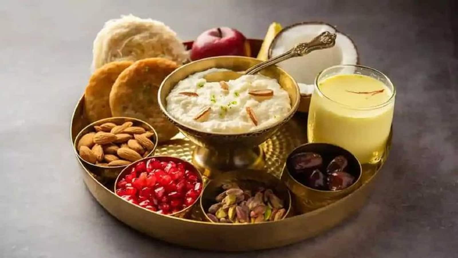 Karwa Chauth Fasting Tips: व्रत में न सताए भूख-प्यास, एक दिन पहले से ही इस तरह करें तैयारी