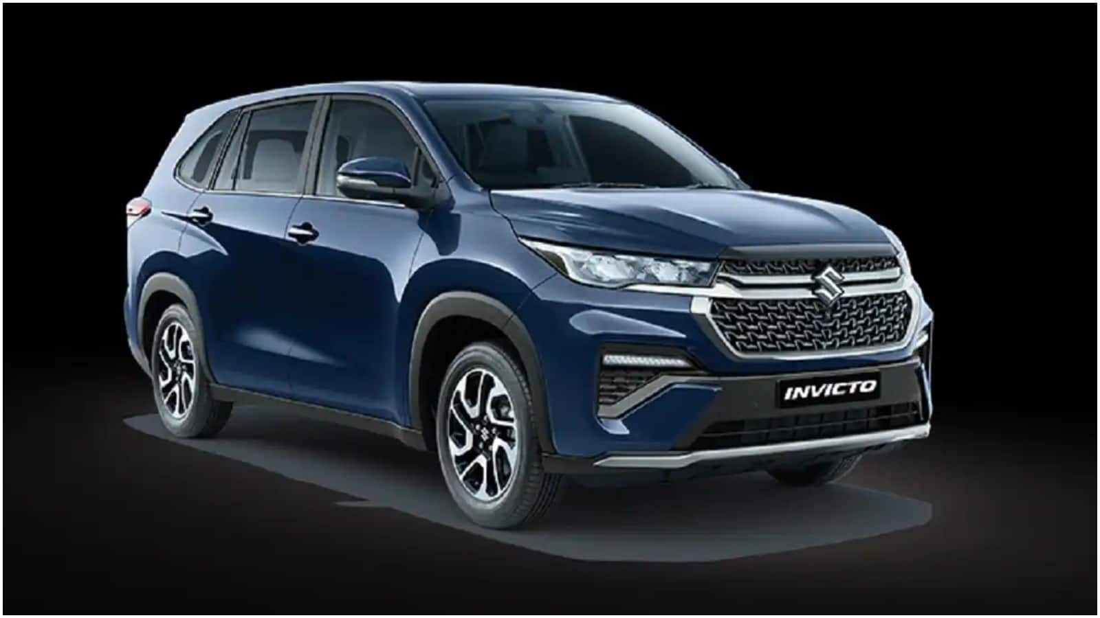 टोयोटा इनोवा हाइक्रॉस के बैज-इंजीनियर्ड वेरिएंट Maruti Invicto पर 1.43 लाख रुपये तक का डिस्काउंट दिया जा रहा है।