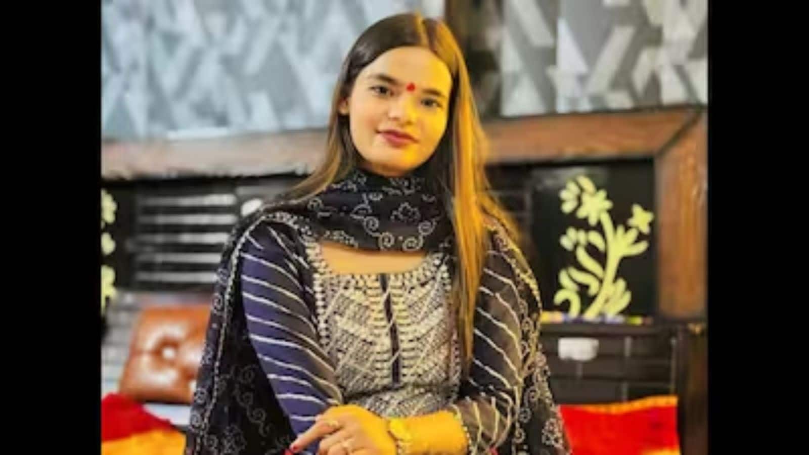 Muskan Mishra: महंत से मुलाकात की पोस्ट हुई वायरल जो बन गई मुसीबत, कौन हैं इन्फ्लुएंसर मुस्कान मिश्रा, जिन्हें समाजवादी पार्टी ने दिखाया बाहर का रास्ता