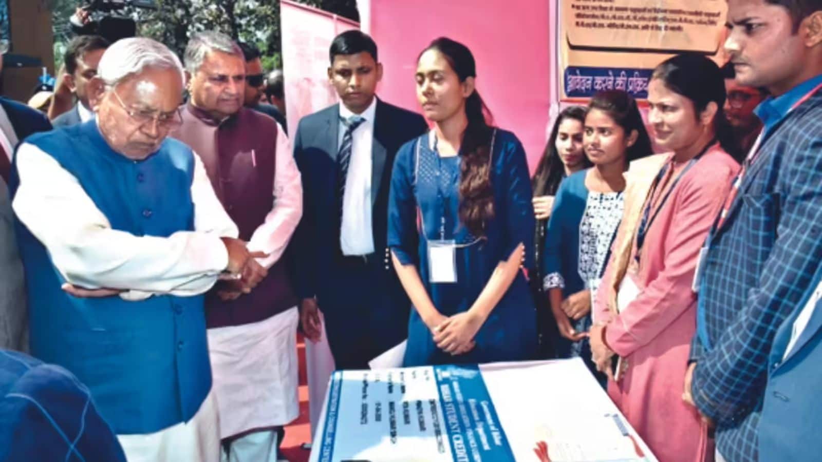 Bihar Chunav: चुनाव से पहले नीतीश कैबिनेट का बड़ा फैसला, छात्रों की छात्रवृत्ति हुई दोगुनी, जानें कौन-कौन होंगे लाभार्थी