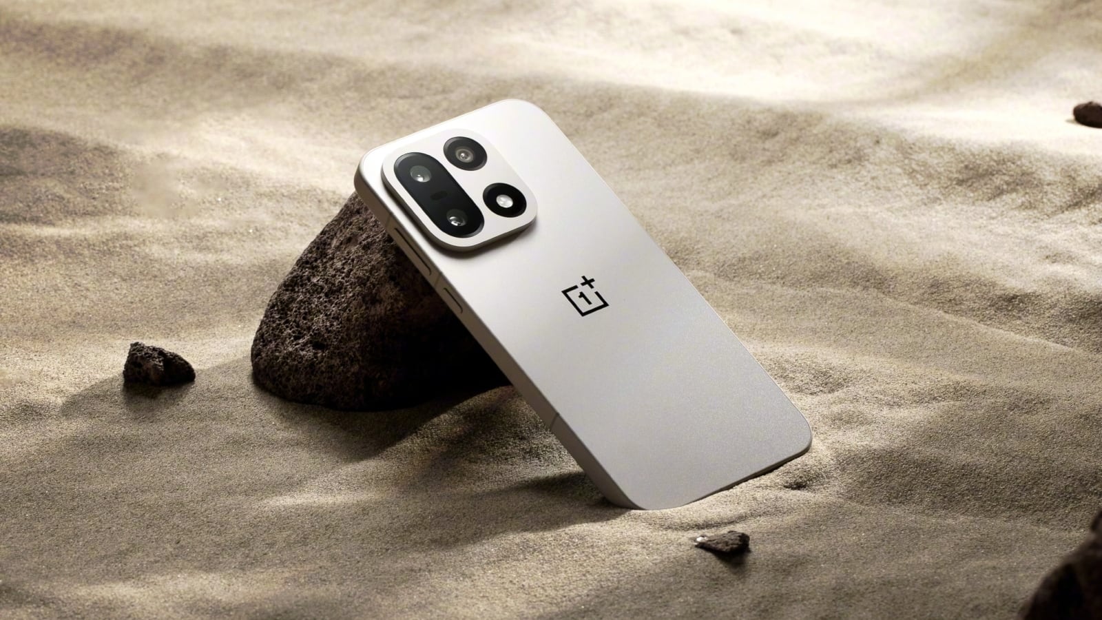 OnePlus 15 लॉन्च से पहले लीक, धांसू फीचर्स और जबरदस्त बैटरी का हुआ खुलासा