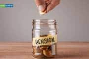 Family pension rules: एक से ज्यादा पत्नियां हों, तो किसे मिलेगी फैमिली पेंशन? सरकार ने कर दिया साफ Family pension rules: एक से ज्यादा पत्नियां हों, तो किसे मिलेगी फैमिली पेंशन? सरकार ने कर दिया साफ