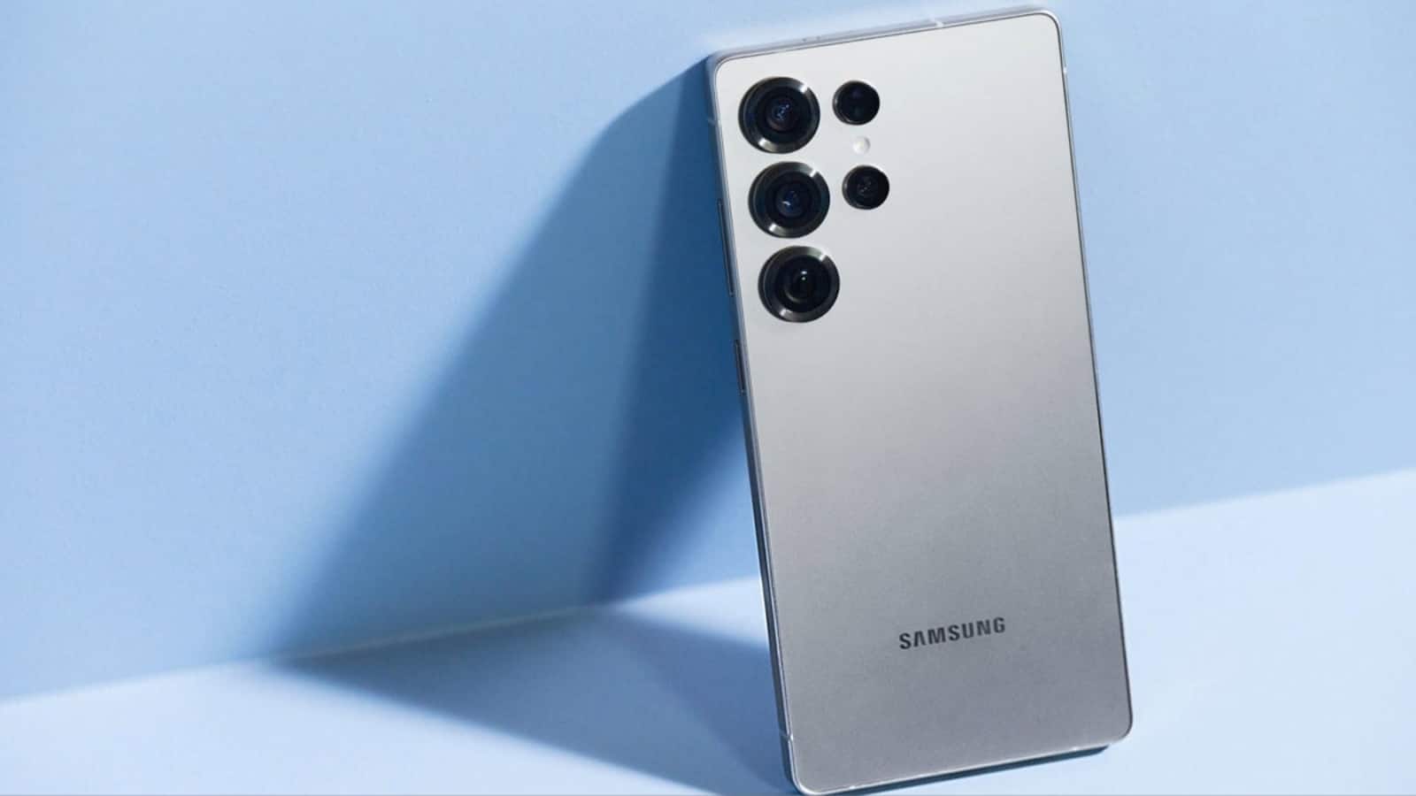 Samsung Galaxy S25 Ultra Samsung Galaxy S25 Ultra में एक पावरफुल क्वाड रियर कैमरा सेटअप है जिसमें ऑप्टिकल इमेज स्टेबिलाइजेशन (OIS) के साथ 200MP का प्राइमरी कैमरा, 5x जूम के साथ 50MP का पेरिस्कोप टेलीफोटो कैमरा, 120 डिग्री फील्ड ऑफ व्यू के साथ 50MP का अल्ट्रा वाइड एंगल कैमरा और 3x ऑप्टिकल जूम के साथ 10MP का टेलीफोटो कैमरा शामिल है। सेल्फी और वीडियो कॉल के लिए, फोन में 12MP का फ्रंट कैमरा दिया गया है।