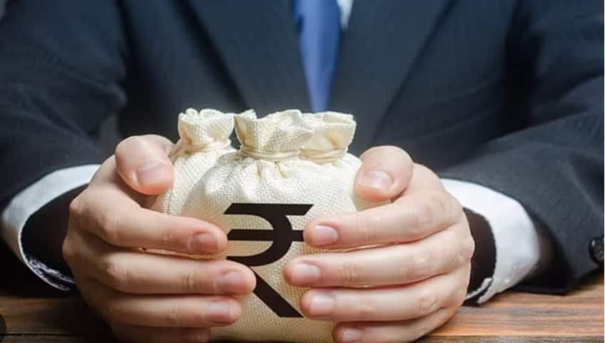 Tax Rules on Foreign Income: विदेश से रिश्तेदार द्वारा भेजे गए पैसों पर क्या लगता है टैक्स ? जानिए इनकम टैक्स के नियम