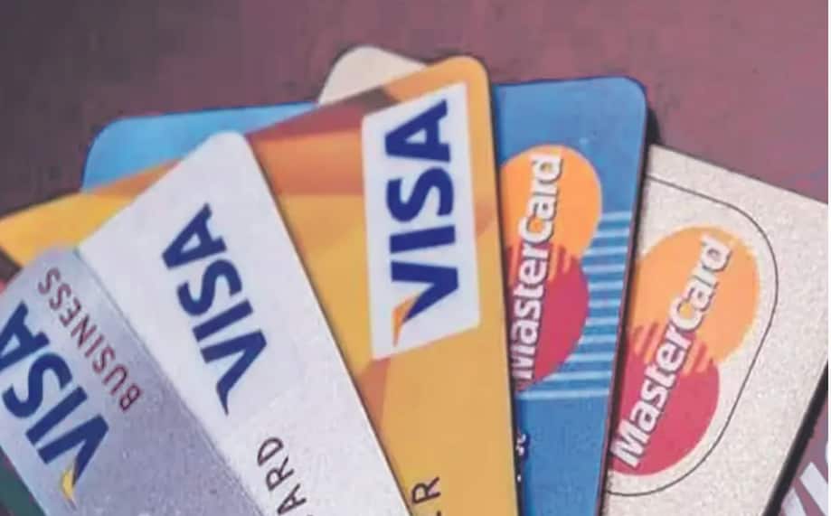 Credit Card लेने से पहले जरूर जान लें ये जरूरी बातें, नहीं तो फंस जाएंगे भारी कर्ज के जाल में Credit Card लेने से पहले जरूर जान लें ये जरूरी बातें, नहीं तो फंस जाएंगे भारी कर्ज के जाल में