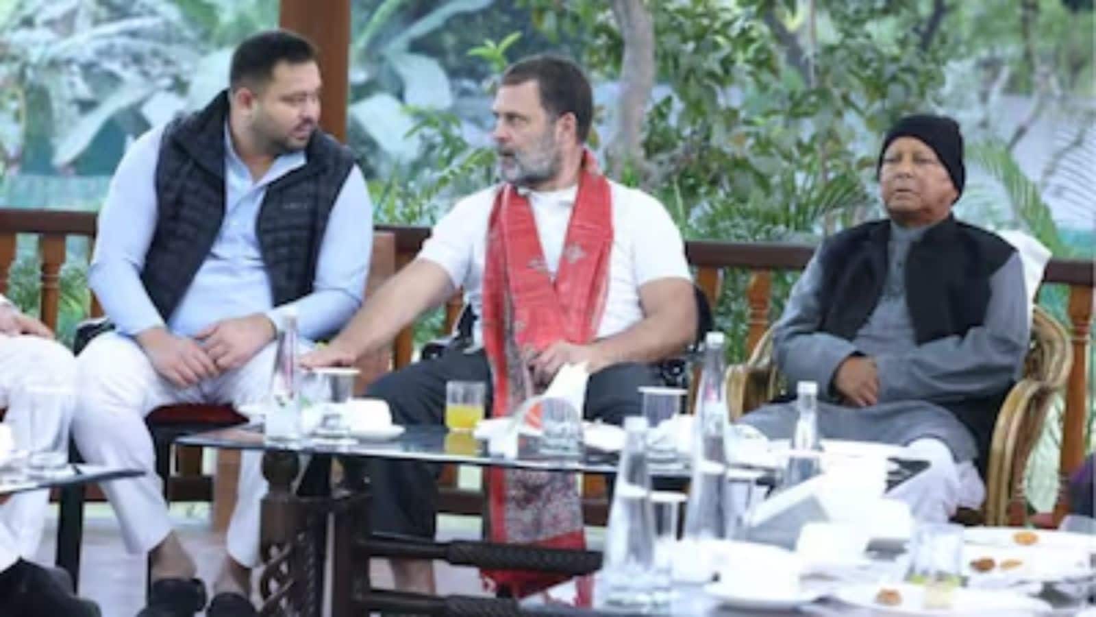 Bihar Chunav 2025: राहुल गांधी ने लालू को किया फोन, नामांकन में बचा 24 घंटे का वक्त, विपक्षी दलों के बीच नहीं हुआ सीट बंटवारा!