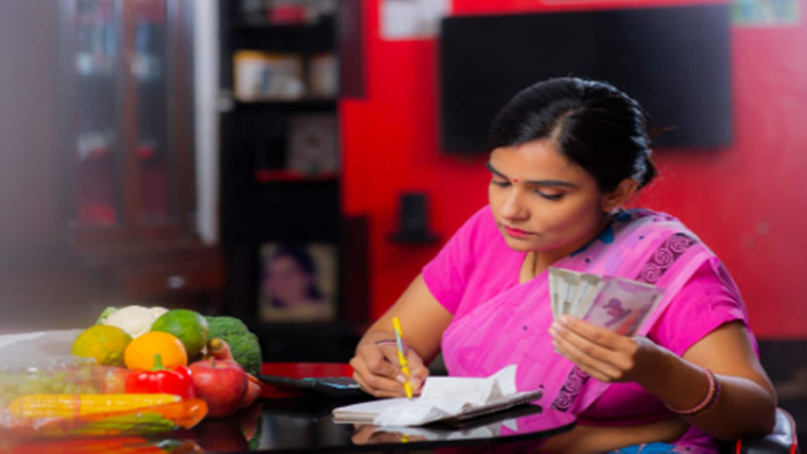 TruCap Finance । मौजूदा भाव: ₹9.91 (-2.65%) इंफोमेरिक्स रेटिंग्स ने ₹45.12 करोड़ के मूलधन और ₹48 लाख के ब्याज के डिफॉल्ट मामले में रेटिंग डाउनग्रेड की तो ट्रूकैप फाइनेंस के शेयर आज इंट्रा-डे में 4.13% टूटकर ₹9.76 पर आ गए। 