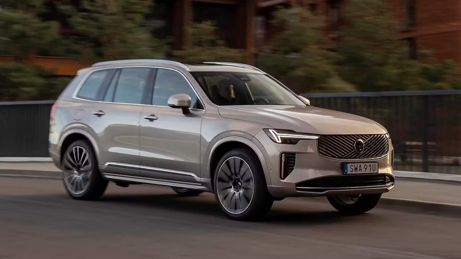 Volvo ने बनाई 10 लाख PHEV कारें, रचा नया इतिहास