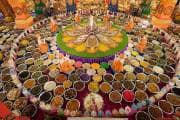 Annakut Puja 2025: आज के दिन श्री कृष्ण ने तोड़ा था इंद्र देव का घमंड, जानें इस पर्व की पौराणिक कथा