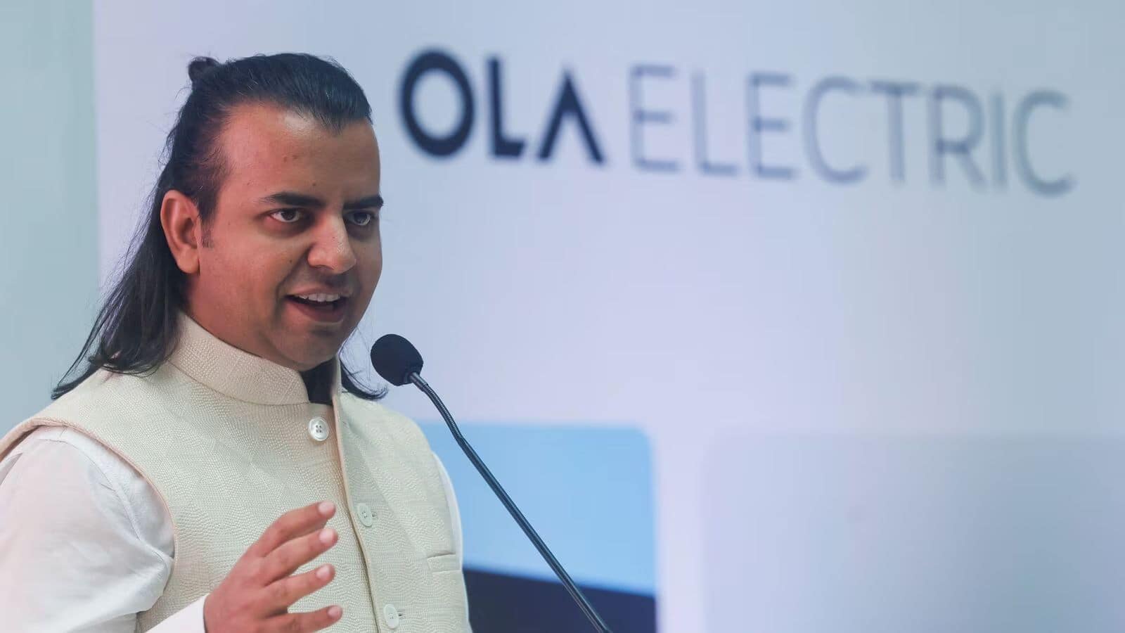 Ola Electric के शेयरों में लगा 5% अपर सर्किट, कल 16 अक्टूबर को नए सेगमेंट में एंट्री कर सकती है कंपनी