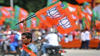 Maharashtra Civic Polls: भारतीय जनता पार्टी (BJP) के एक उम्मीदवार के समर्थकों ने घर में बंद कर दिया