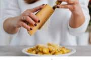 How to Clean Grater: छोटे-छोटे छेद में फंसी गंदगी? ग्रेटर साफ करने का ये तरीका अपनाएं