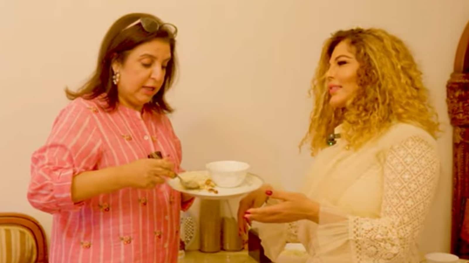 Farah Khan-Rakhi Sawant: फराह खान के घर पहुंची राखी सावंत, लग्जरी देख फटी रह गईं आंखें Farah Khan-Rakhi Sawant: फराह खान के घर पहुंची राखी सावंत, लग्जरी देख फटी रह गईं आंखें