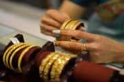 Gold Rate Today In India: लगातार तीसरे दिन फीका पड़ा गोल्ड, चांदी भी टूट रही, चेक करें लेटेस्ट भाव Gold Rate Today In India: लगातार तीसरे दिन फीका पड़ा गोल्ड, चांदी भी टूट रही, चेक करें लेटेस्ट भाव