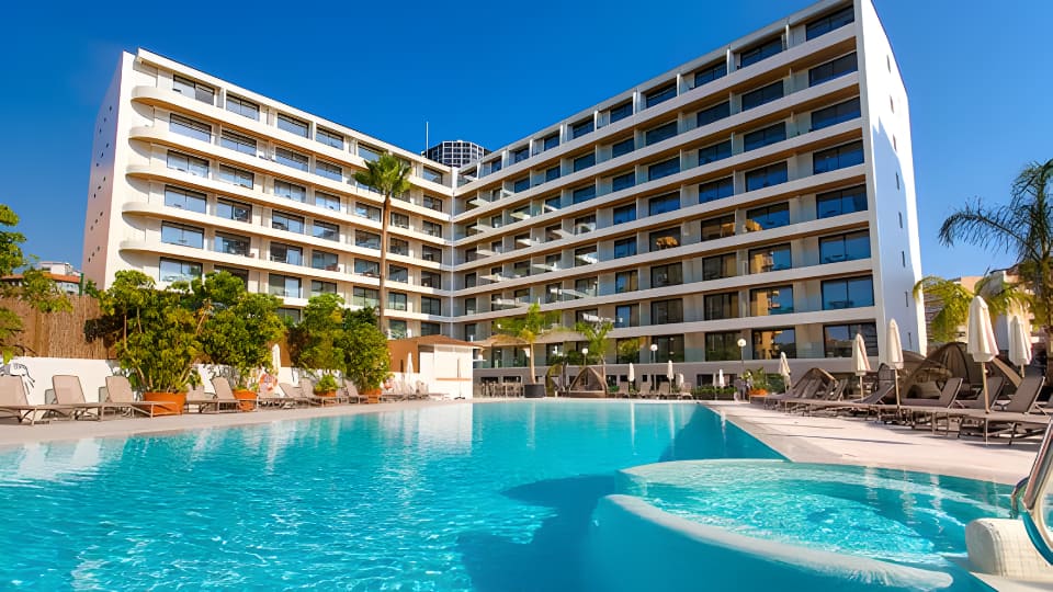 Hotel Loyalty Programmes: हर स्टे पर मिलें रिवॉर्ड पॉइंट्स, जानिए कैसे बनाएं अपने ट्रैवल को सस्ता और बेहतर Hotel Loyalty Programmes: हर स्टे पर मिलें रिवॉर्ड पॉइंट्स, जानिए कैसे बनाएं अपने ट्रैवल को सस्ता और बेहतर