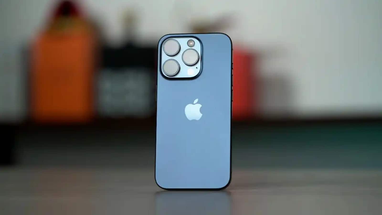 iPhone 15 discount 2025: प्रीमियम फीचर्स के साथ iPhone 15 अब ₹50,000 से कम में, चेक करें डील iPhone 15 discount 2025: प्रीमियम फीचर्स के साथ iPhone 15 अब ₹50,000 से कम में, चेक करें डील