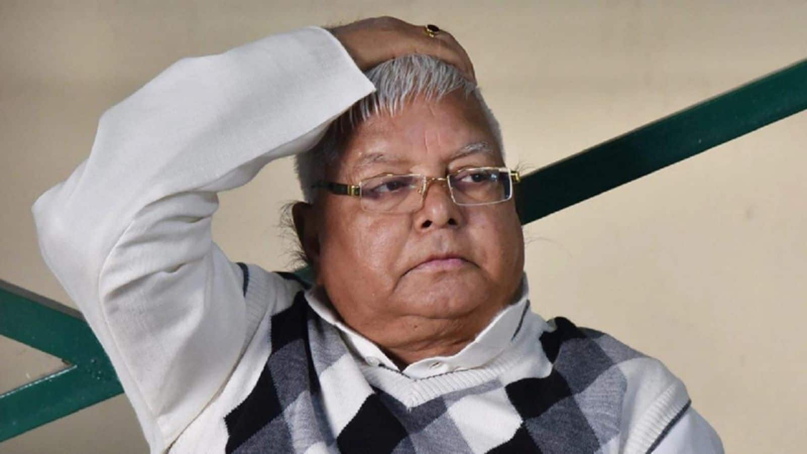 Bihar Chunav 2025: लालू प्रसाद यादव ने पहले दिन दाखिल किया नामांकन! लेकिन वे RJD प्रमुख नहीं