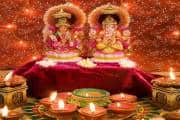 Diwali 2025 Upay: दिवाली में लक्ष्मी-गणेश के दीयों के नीचे रख दें छोटी सी चीज, घर में आएगी सुख, सम्पन्नता और खुशहाली