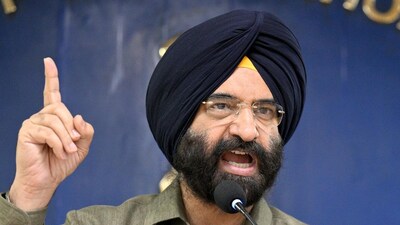 Delhi Pollution: दिल्ली में प्रदूषण को लेकर आम आदमी पार्टी पर बीजेपी ने बड़ा आरोप लगाया है
