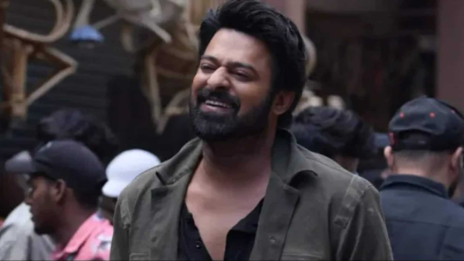 FAUZI: फौजी के डायरेक्टर हनु राघवपुडी ने प्रभास के किरदार के बारे में बताई खास बात FAUZI: फौजी के डायरेक्टर हनु राघवपुडी ने प्रभास के किरदार के बारे में बताई खास बात