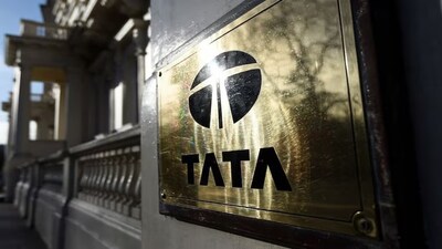  पिछले साल नवंबर में सर दोराबजी टाटा ट्रस्ट में नेविल टाटा और भास्कर भट की नियुक्ति के प्रस्ताव को मंजूरी मिल गई थी। लेकिन, सर रतन टाटा ट्रस्ट में ऐसा नहीं हो पाया था।