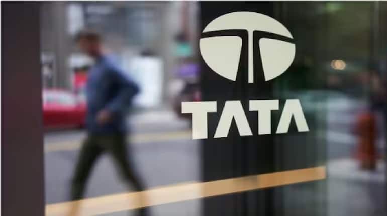 Ratan Tata: रतन टाटा के निधन के बाद के एक साल में टाटा समूह की कंपनियों की वैल्यूएशन 21% घटी