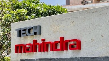 टेक महिंद्रा अपने शेयरहोल्डर्स को वित्त वर्ष 2025-26 के लिए 15 रुपये प्रति शेयर का अंतरिम डिविडेंड देने वाली है। जुलाई—सितंबर 2025 तिमाही के नतीजों की घोषणा के साथ डिविडेंड का ऐलान किया गया।
