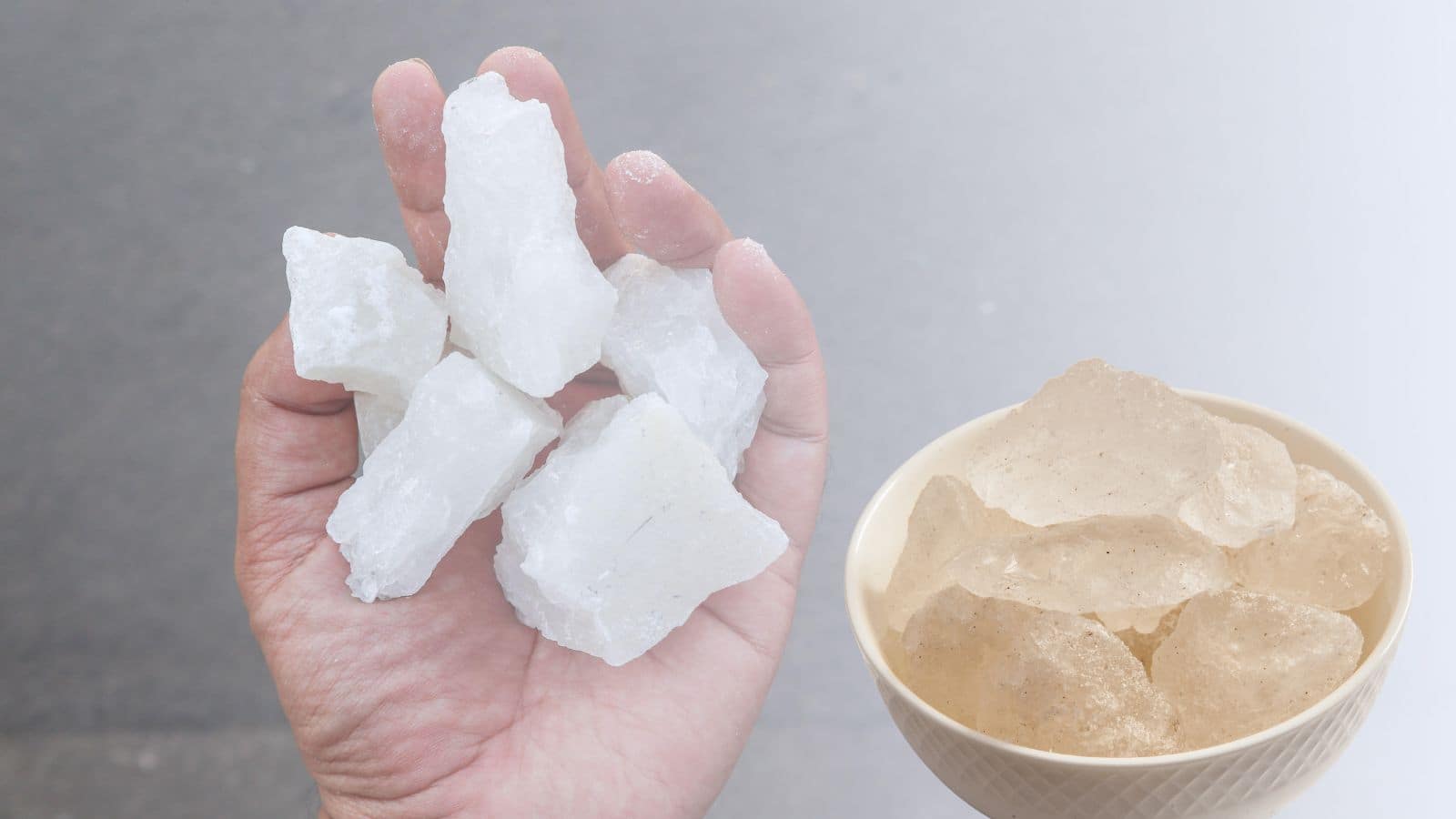 सिर्फ 10 रुपये की फिटकरी से पाएं ये 5 चौंकाने वाले फायदे, जानें इस्तेमाल का तरीका