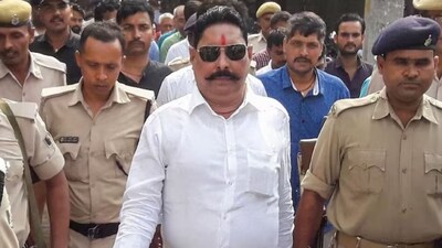 Anant Singh: जेल से निकले बाहुबली JDU नेता अनंत सिंह ने मंगलवार को बिहार विधानसभा में विधायक पद की शपथ ली