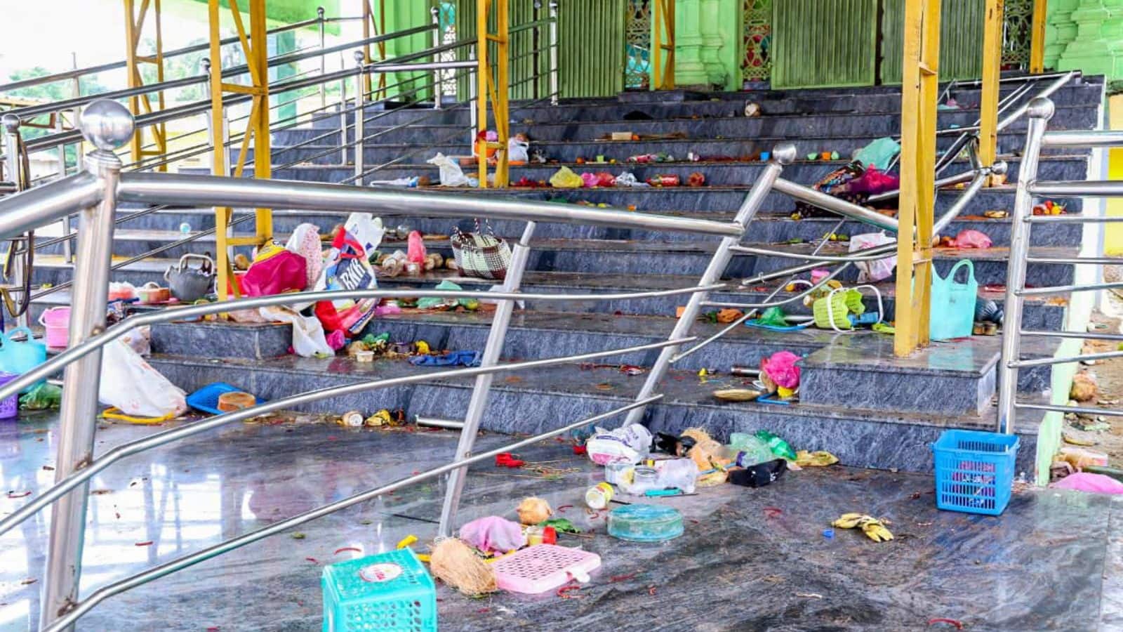 Andhra Stampede: 'सब भगवान ने किया' मंदिर निर्माता का दावा, 9 लोगों की मौत वाली भगदड़ के लिए कोई जिम्मेदार नहीं