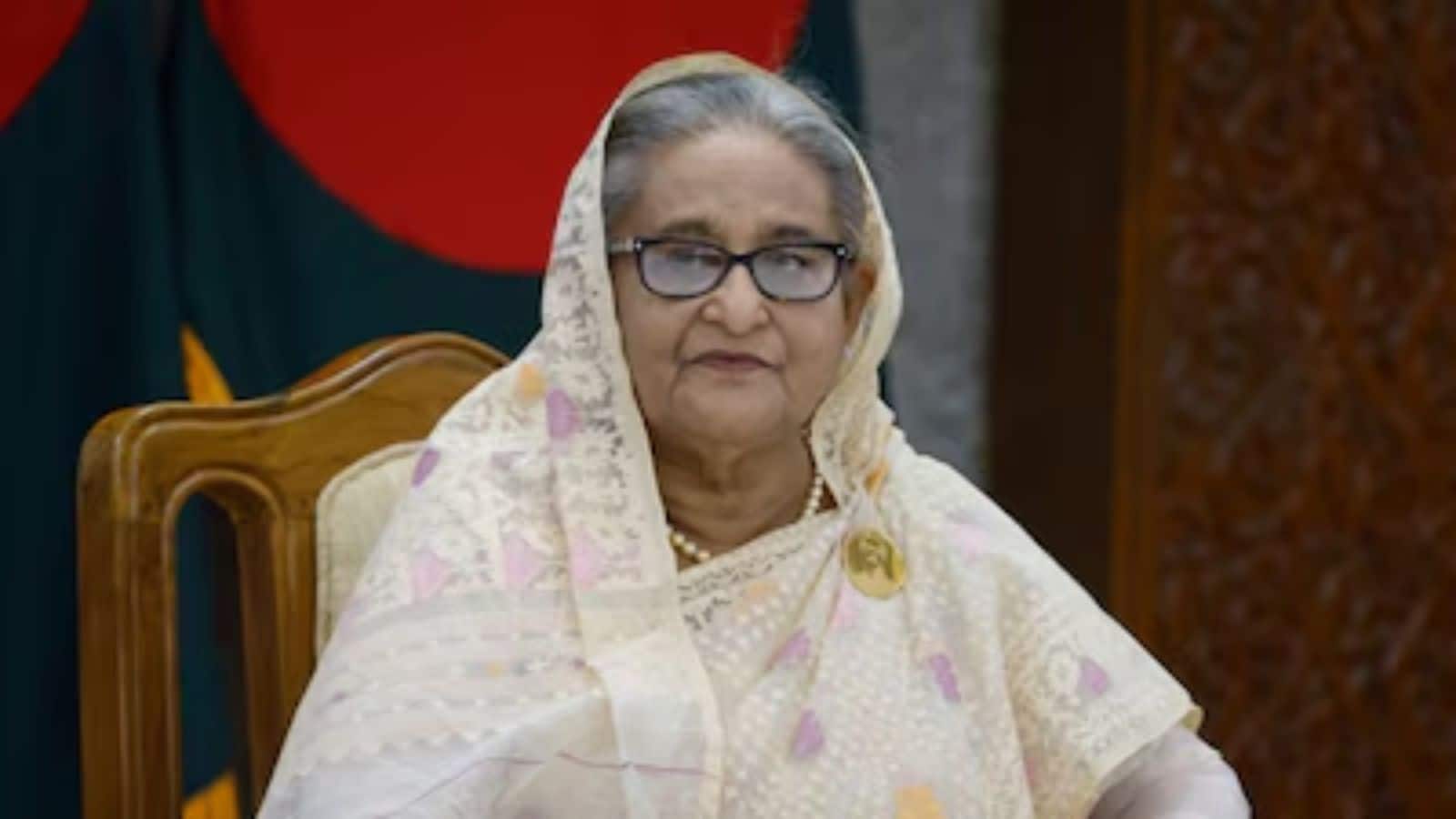 Sheikh Hasina: 'मैं जिंदा हूं, जिंदा रहूंगी', फैसले से पहले शेख हसीना ने दिया इमोशनल मैसेज, यूनुस और अंतरिम सरकार पर लगाए गंभीर आरोप Sheikh Hasina: 'मैं जिंदा हूं, जिंदा रहूंगी', फैसले से पहले शेख हसीना ने दिया इमोशनल मैसेज, यूनुस और अंतरिम सरकार पर लगाए गंभीर आरोप