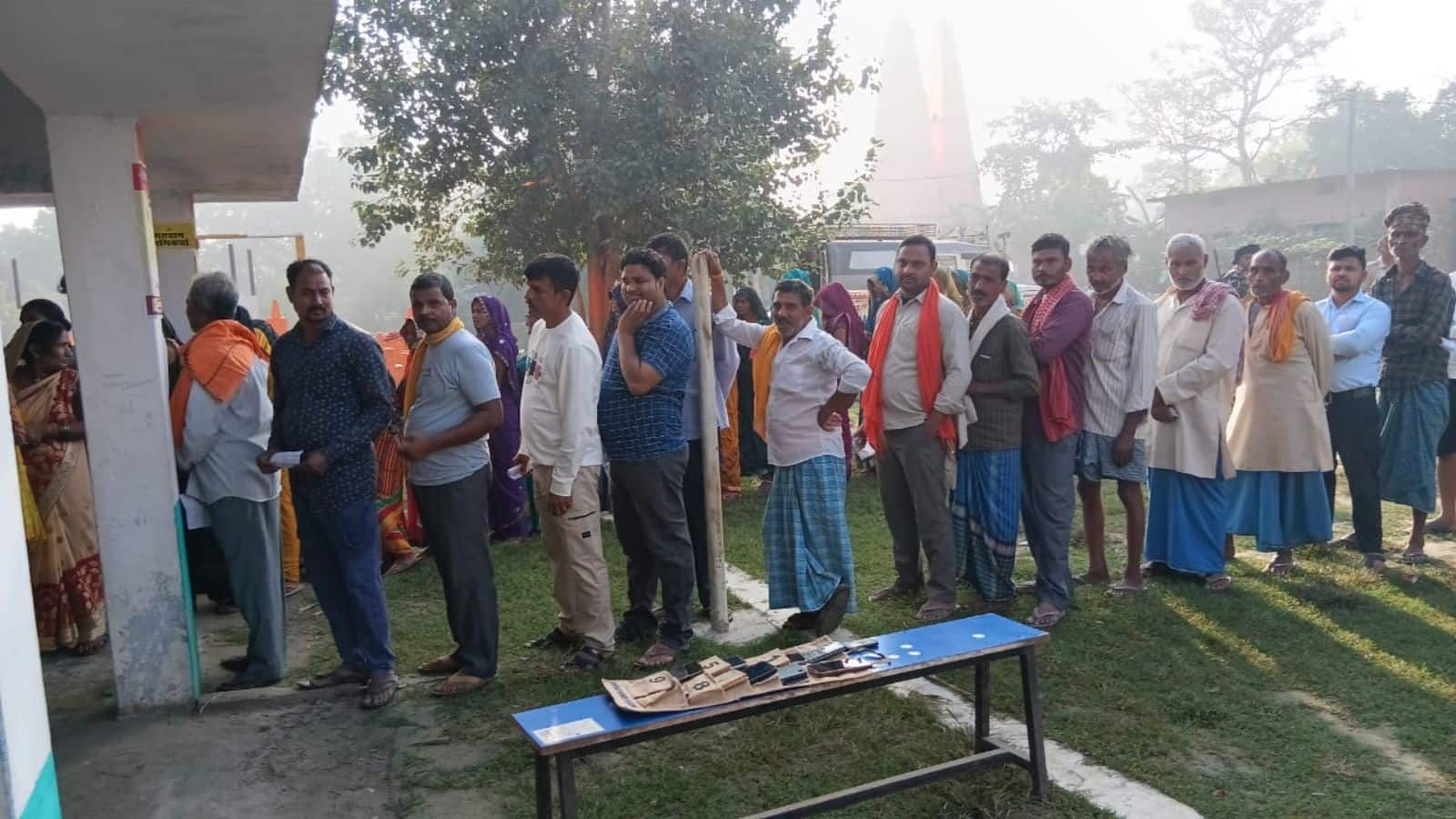 Bihar Chunav: 'कहीं फोड़ा नेता का सिर, तो कहीं BJP कार्यकर्ताओं को पुलिस ने उठाया', बिहार चुनाव के पहले चरण में वोटिंग के दौरान बवाल!