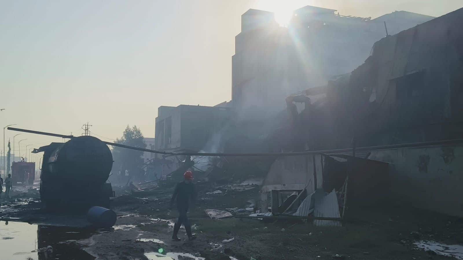 गुजरात की दवा कंपनी में बॉयलर फटने से भीषण विस्फोट! दो कर्मचारियों की मौत, 20 अन्य घायल