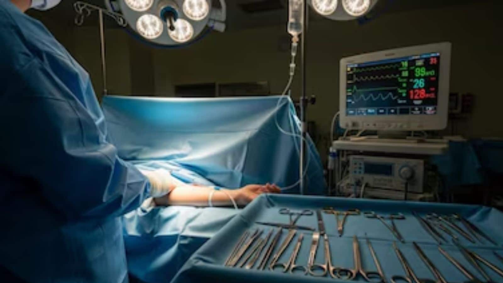 दिल्ली-NCR की जहरीली हवा से बच्चे, बूढ़े और जवान सभी का हाल बेहाल, सांस लेने में दिक्कत के चलते 5 साल के बच्चे को करानी पड़ी टॉन्सिल सर्जरी दिल्ली-NCR की जहरीली हवा से बच्चे, बूढ़े और जवान सभी का हाल बेहाल, सांस लेने में दिक्कत के चलते 5 साल के बच्चे को करानी पड़ी टॉन्सिल सर्जरी