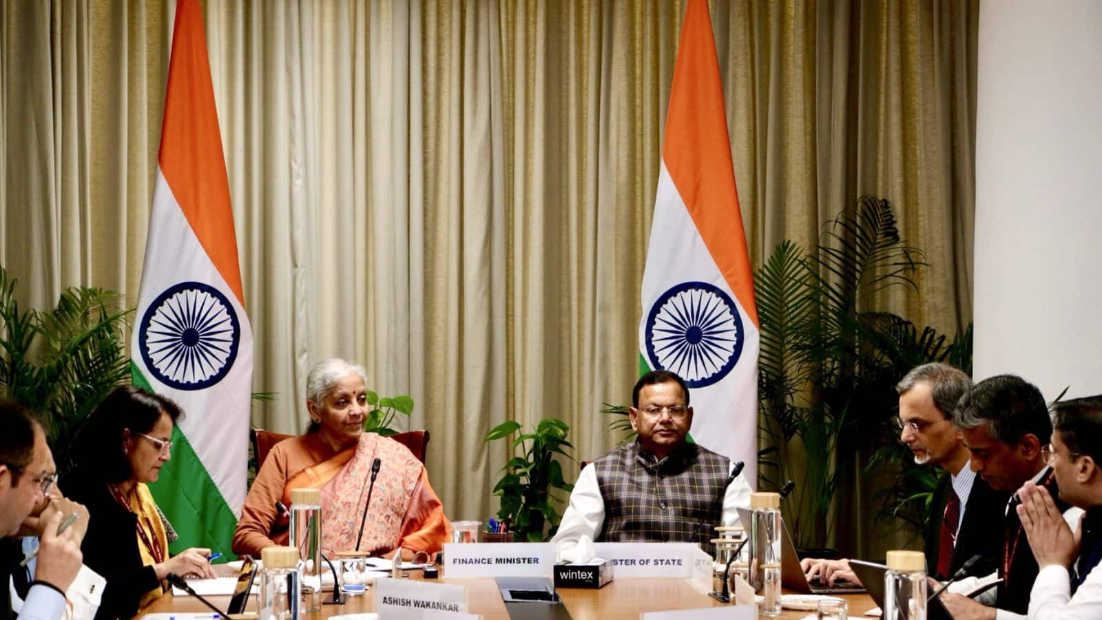 Budget 2026: FM निर्मला सीतारमण ने मार्केट एक्सपर्ट्स और स्टार्टअप्स स्टेकहोल्डर्स के साथ की बातचीत, आगामी बजट के लिए जुटाए इनपुट