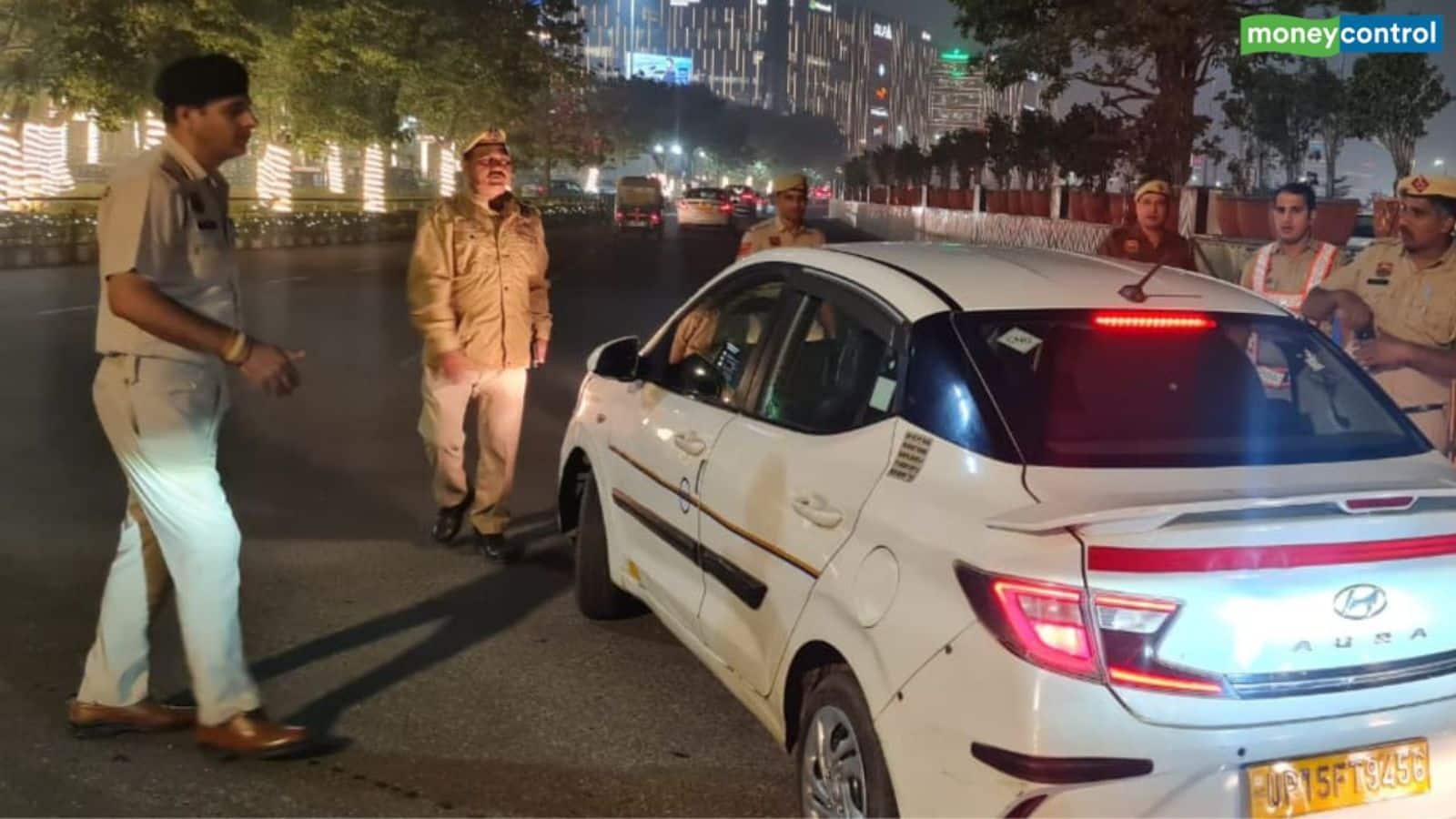 Delhi car blast: दिल्ली में कार धमाके बाद कई राज्यों में हाई अलर्ट, नेपाल बॉर्डर पर भी बढ़ी निगरानी