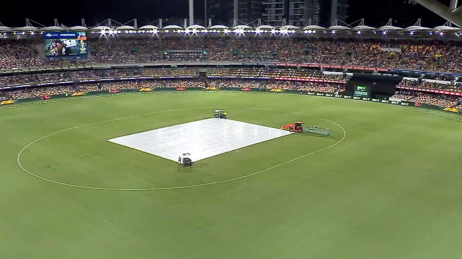 IND vs AUS: भारत की तूफानी पारी पर मौसम ने लगाया ब्रेक, रुका मैच...सभी खिलाड़ी लौटे पवेलियन IND vs AUS: भारत की तूफानी पारी पर मौसम ने लगाया ब्रेक, रुका मैच...सभी खिलाड़ी लौटे पवेलियन