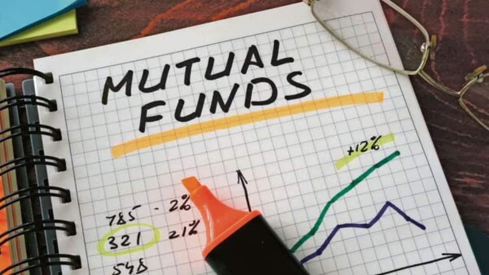 Equity vs Debt Funds: इक्विटी और डेट फंड में से क्या है बेहतर? निवेश से पहले समझें ये अंतर Equity vs Debt Funds: इक्विटी और डेट फंड में से क्या है बेहतर? निवेश से पहले समझें ये अंतर
