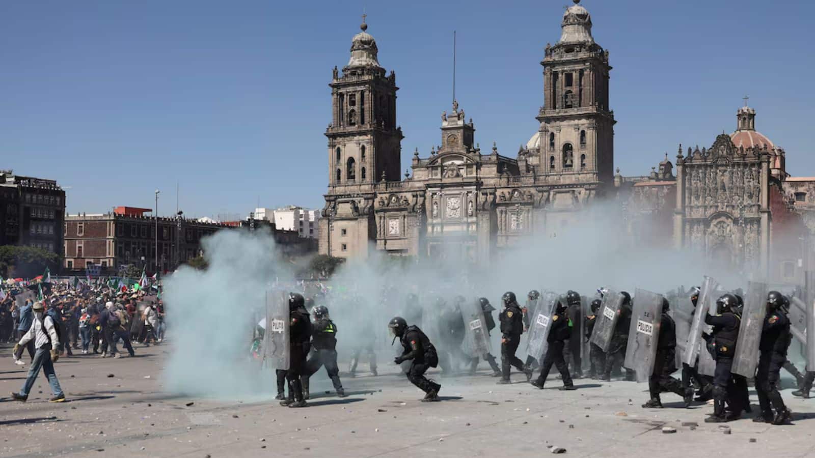 Gen Z Protests in Mexico: मेक्सिको सिटी में Gen Z का जबरदस्त प्रदर्शन, सरकार पर जनता का फूटा गुस्सा Gen Z Protests in Mexico: मेक्सिको सिटी में Gen Z का जबरदस्त प्रदर्शन, सरकार पर जनता का फूटा गुस्सा
