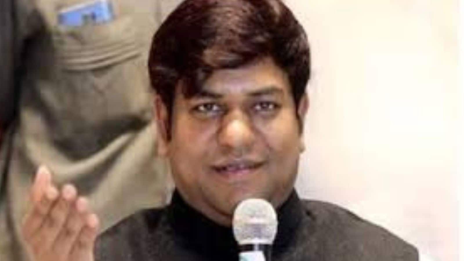 Bihar Chunav 2025: गौड़ाबौराम सीट पर बड़ा उलटफेर, VIP प्रमुख मुकेश सहनी ने भाई को बैठाया, RJD बागी को दिया समर्थन Bihar Chunav 2025: गौड़ाबौराम सीट पर बड़ा उलटफेर, VIP प्रमुख मुकेश सहनी ने भाई को बैठाया, RJD बागी को दिया समर्थन