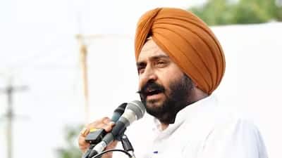 Punjab: ढूंढती रह गई पंजाब पुलिस, ऑस्ट्रेलिया भाग गए रेप के आरोपी AAP विधायक पठानमाजरा Punjab: ढूंढती रह गई पंजाब पुलिस, ऑस्ट्रेलिया भाग गए रेप के आरोपी AAP विधायक पठानमाजरा