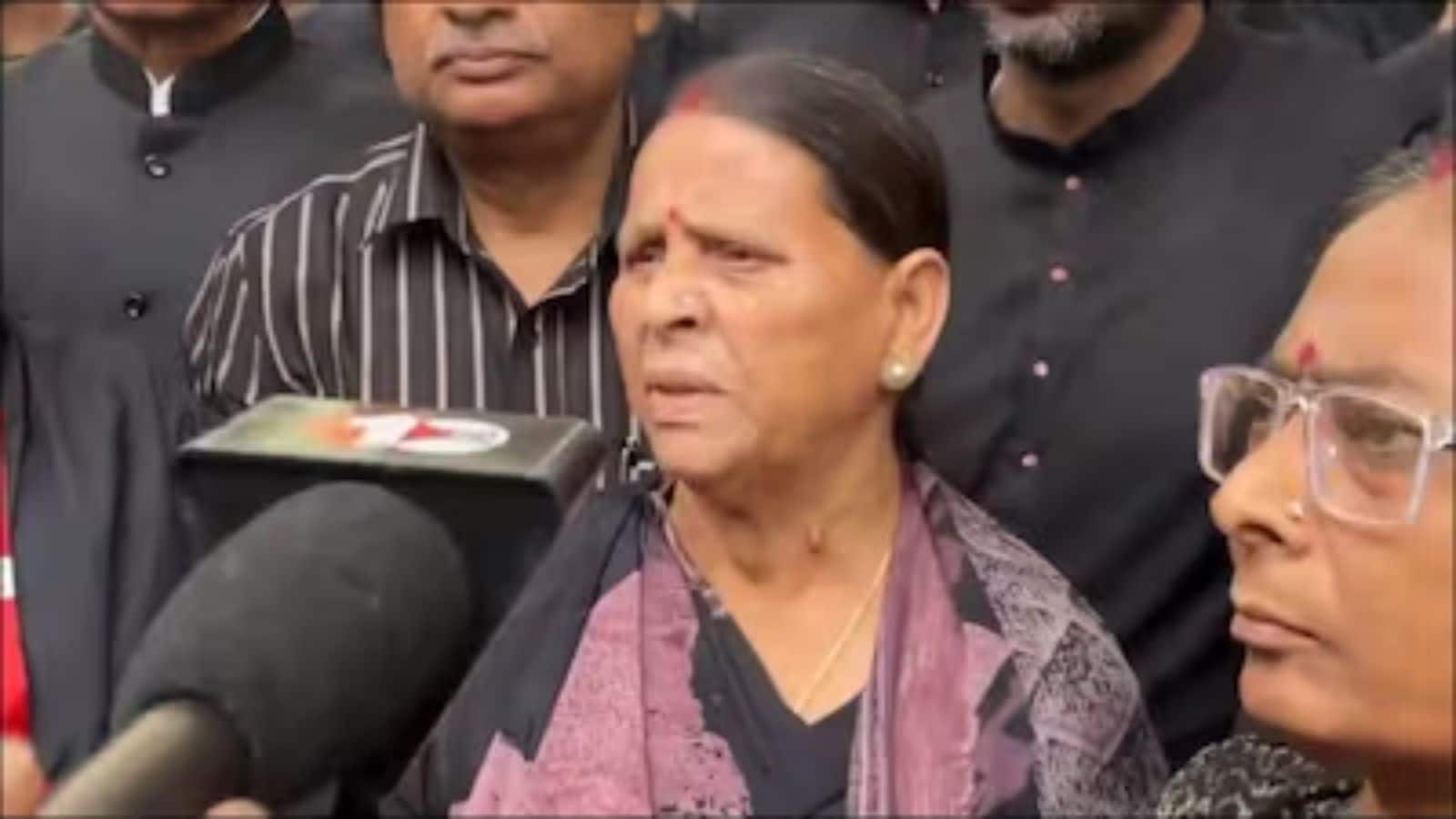 Rabri Devi: 'चाहे कुछ भी हो जाए, नहीं खाली करेंगे सर्कुलर रोड वाला आवास', RJD का बड़ा ऐलान; नीतीश सरकार पर लगाया 'सियासी द्वेष' का आरोप