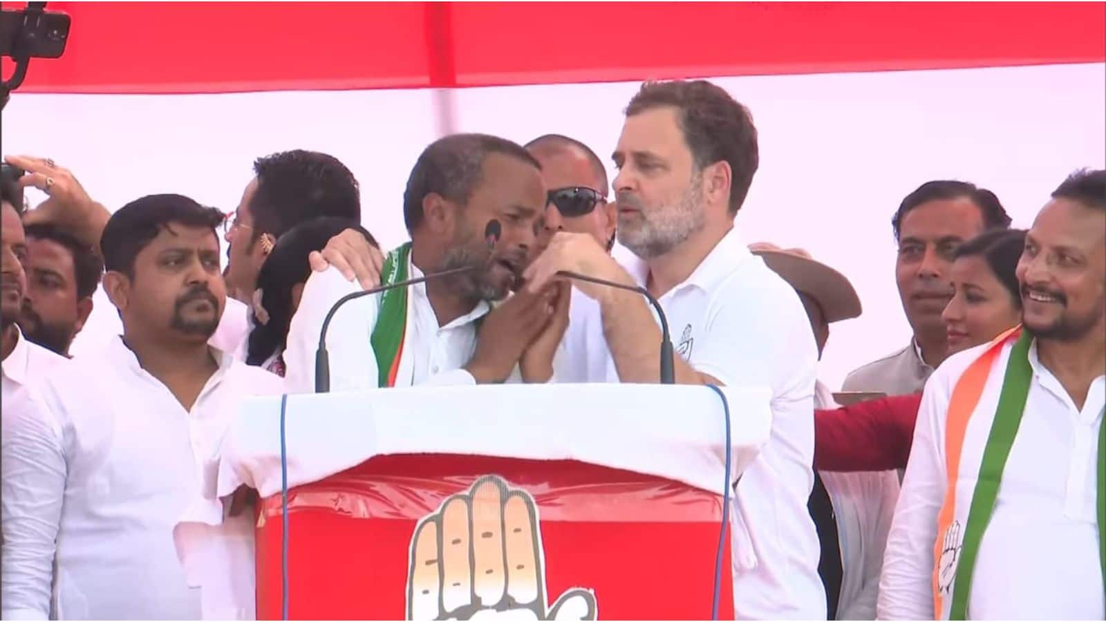 Bihar Election 2025: 'चिट्ठी बांटने वाले के बेटे को आपने टिकट दिया' राहुल गांधी की पूर्णिया रैली में भावुक हुए कांग्रेस प्रत्याशी