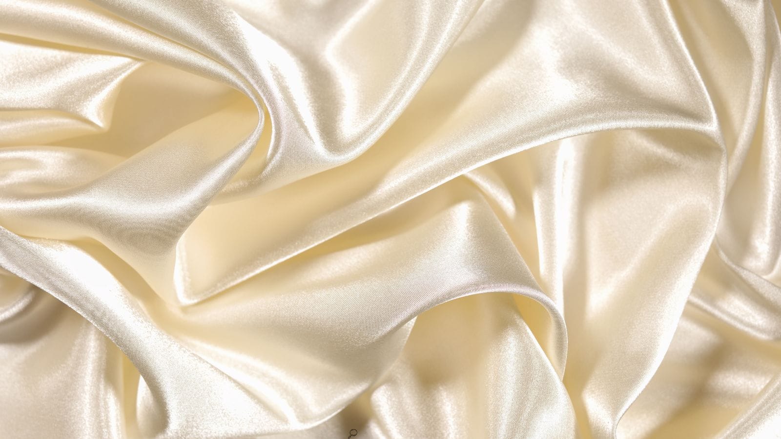 How to identify fake silk: असली सिल्क की पहचान अब आसान, इन 5 ट्रिक्स को अपनाएं