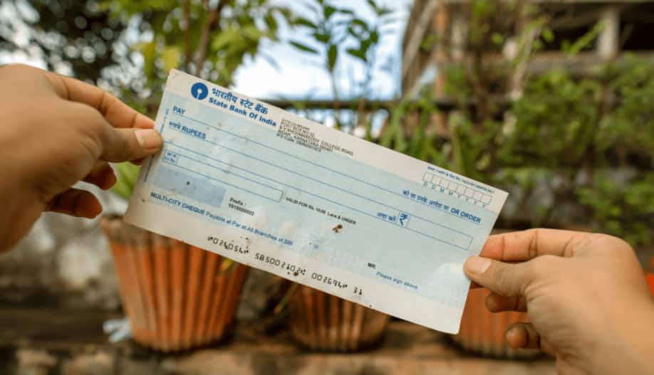 चेक बाउंस और मिस्ड EMI का CIBIL स्कोर पर पड़ता है प्रभाव, जानिए कैसे बचाएं अपनी क्रेडिट हेल्थ