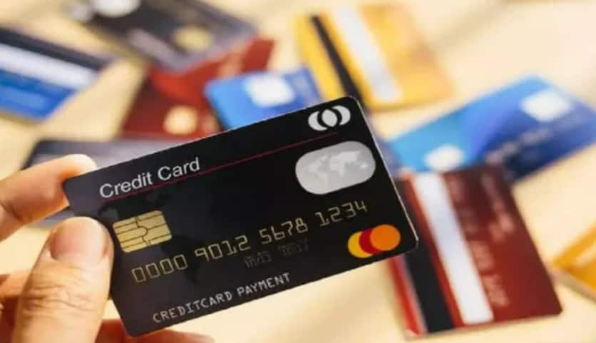 Credit Card Tips: क्रेडिट कार्ड के गलत इस्तेमाल से बढ़ता है कर्जा, जानिए आम गलतियां और सुरक्षित उपयोग Credit Card Tips: क्रेडिट कार्ड के गलत इस्तेमाल से बढ़ता है कर्जा, जानिए आम गलतियां और सुरक्षित उपयोग